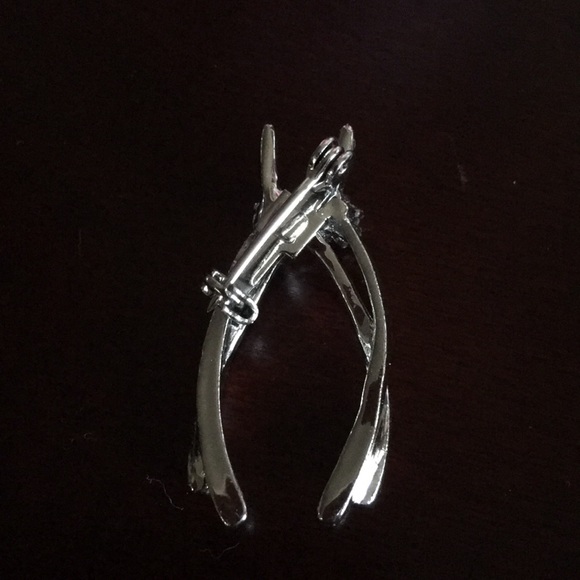 Brand new dangle earrings & pin - Picture 4 of 6